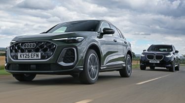 Audi Q5 vs BMW X3 - front tracking